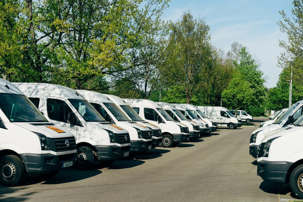 Commercial delivery van fleet depot with EV charging, MÖTEN evfc fleet electrification